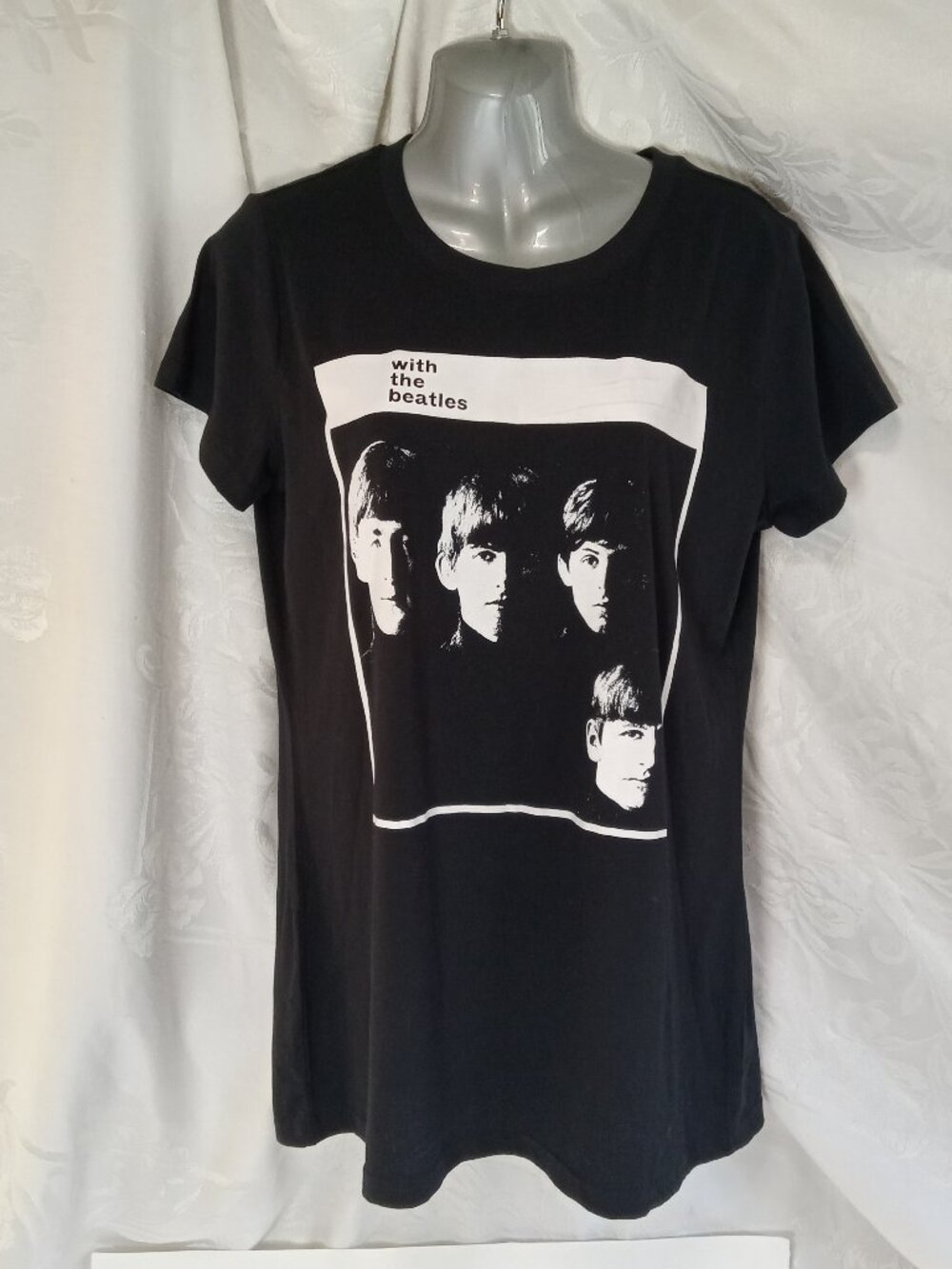 With The Beatles Graphic T-shirt Women XL Black Short Sleeve Music 2014 Apple
